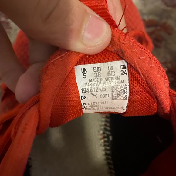 Puma sports shoes - Picture 3 of 5